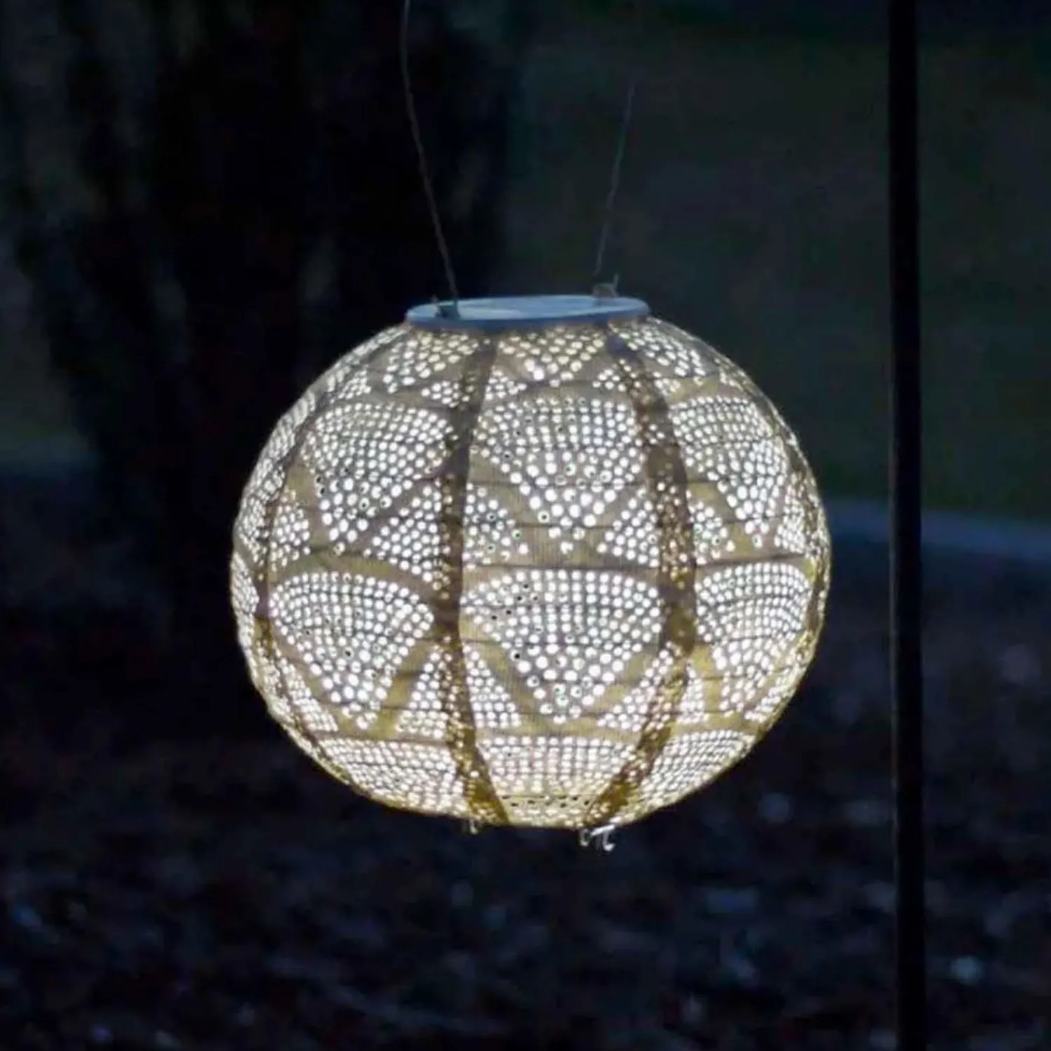 pearl_solar_globe_lantern___1.webp Pearl Solar Globe Lantern - 8">Roger's Gardens Fashion